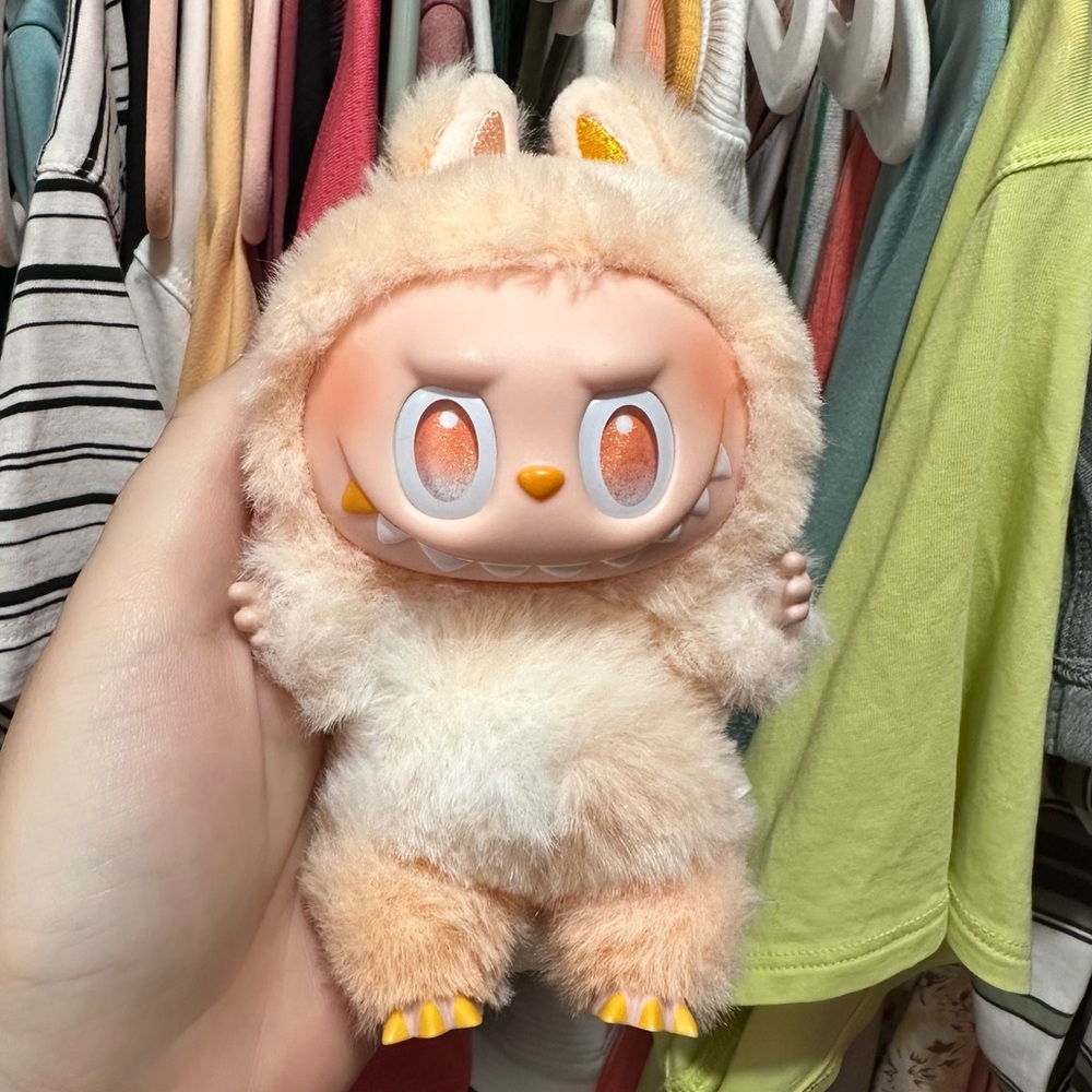 Authentic Labubu - Big Into Energy: Happiness (orange/cream)